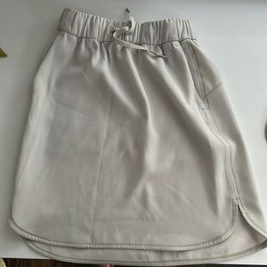 Lulu lemon on the fly skirt